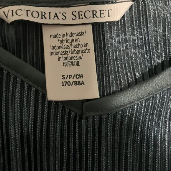 Victoria’s Secret Metallic Pleated Mini Slip Dress – Silver Gray, Size S - Picture 5 of 10